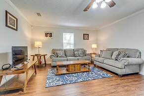 Charming Satsuma Home ~ 14 Mi to Mobile!