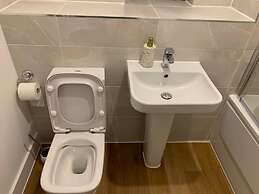 Brand New Entire 4 Bed House/multiple Parking