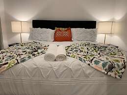 Brand New Entire 4 Bed House/multiple Parking