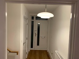 Brand New Entire 4 Bed House/multiple Parking