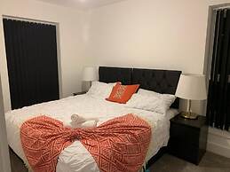 Brand New Entire 4 Bed House/multiple Parking