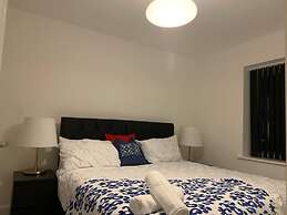 Brand New Entire 4 Bed House/multiple Parking