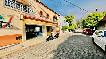 Taj Mahal Hostal And Restaurant