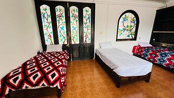 Taj Mahal Hostal And Restaurant