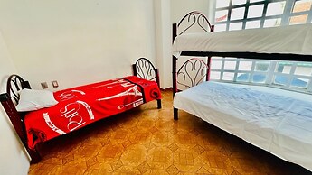 Taj Mahal Hostal And Restaurant