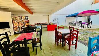 Taj Mahal Hostal And Restaurant