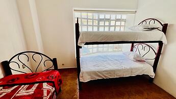 Taj Mahal Hostal And Restaurant