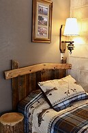 Rocky Mountain Lodge