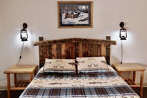 Rocky Mountain Lodge