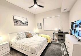 Lux and Cozy 2beds 2 Baths up to 8 guest