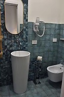 Gloden House Apartments