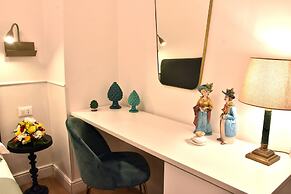 Gloden House Apartments