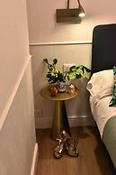 Gloden House Apartments