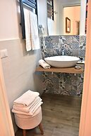 Gloden House Apartments