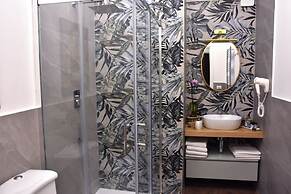 Gloden House Apartments