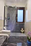 Gloden House Apartments