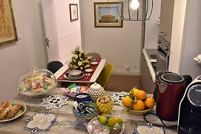 Gloden House Apartments