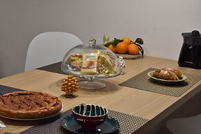 Gloden House Apartments