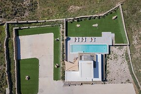 Retreat Hill Luxury Villas Mykonos