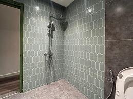 The Urban Westlake Apartment