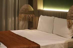 The Urban Westlake Apartment