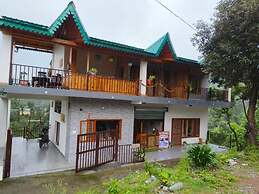 Goroomgo Wooden Umbrella Bhimtal
