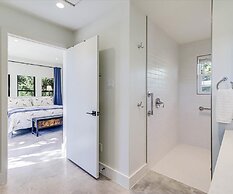 The Cape House 6031rpf 2 Bedroom Home by RedAwning