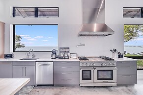 The Cape House 6031rpf 2 Bedroom Home by RedAwning