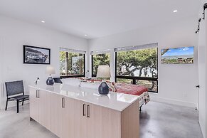 The Cape House 6031rpf 2 Bedroom Home by RedAwning