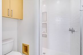 Cape Town 6031rpg 11 Bedroom Home by RedAwning