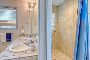 Cape Town 6031rpg 11 Bedroom Home by RedAwning