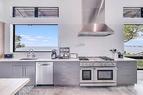 Cape Town 6031rpg 11 Bedroom Home by RedAwning