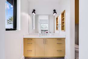 Cape Town 6031rpg 11 Bedroom Home by RedAwning