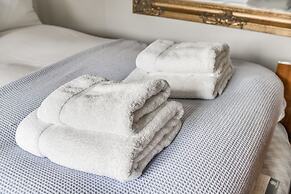 St. James / Westminster Apartment