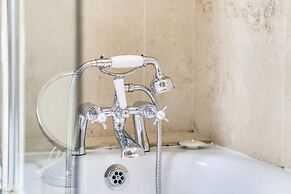 St. James / Westminster Apartment