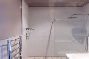 The Cleveland Arms V