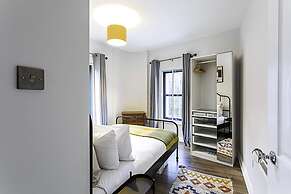 Gorgeous Roehampton Flat