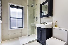 Gorgeous Roehampton Flat