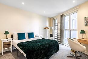 Vibrant London Canal Apartment