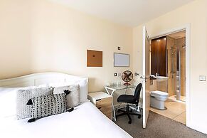 Vibrant London Canal Apartment