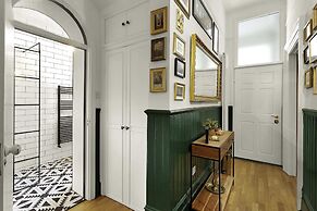 Beautiful Abode Near Camden Road