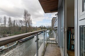 Regent's Canal View Apartment