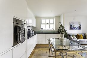 Tranquil Belsize Park Haven With Stunning Views