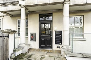 Tranquil Belsize Park Haven With Stunning Views