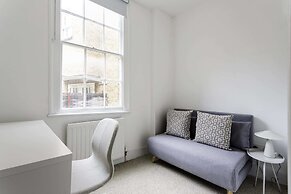 Bright Marylebone Apartment