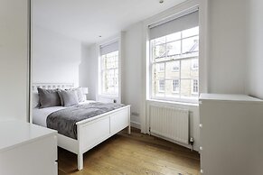Bright Marylebone Apartment