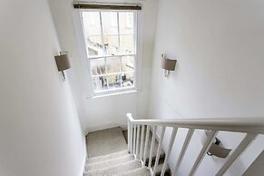 Bright Marylebone Apartment