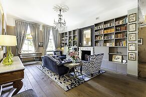 Well-designed Chelsea Flat