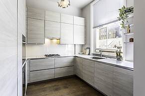 Well-designed Chelsea Flat