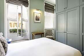 Well-designed Chelsea Flat